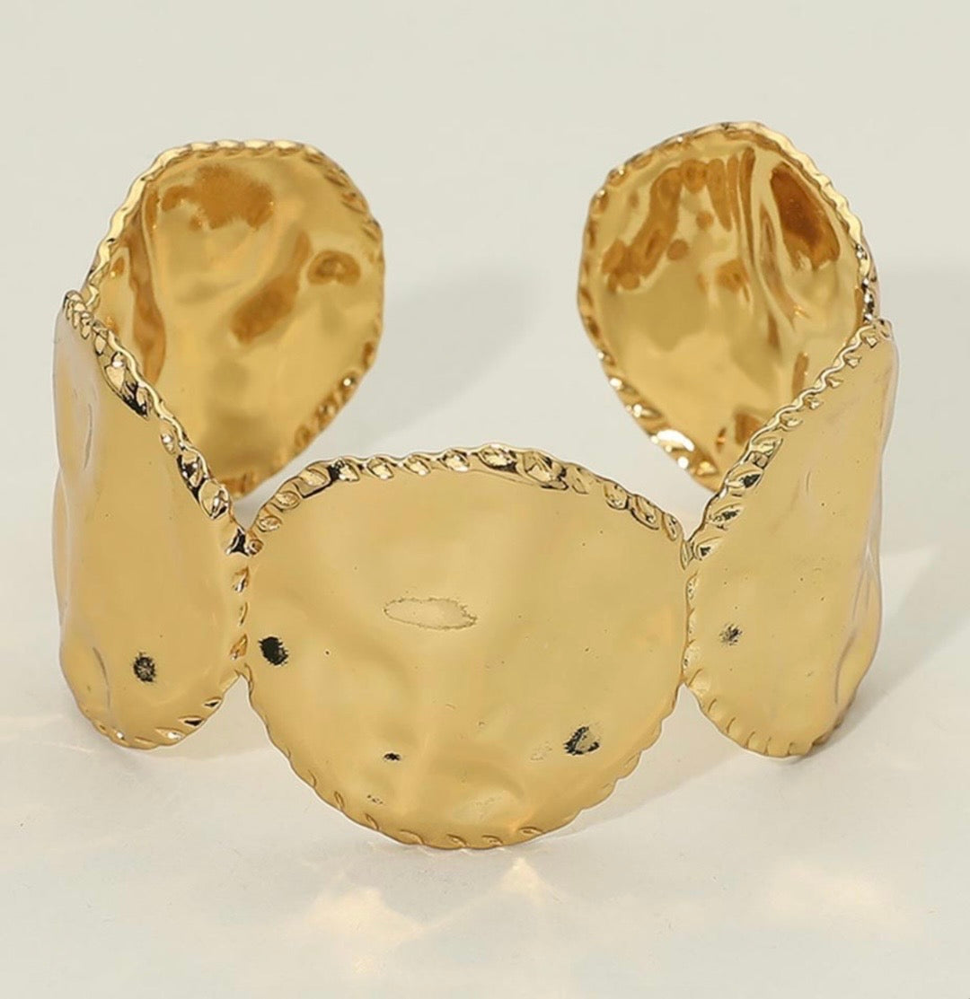Abstract Stainless steel cuff 1030