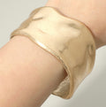 Abstract Stainless steel cuff 1031